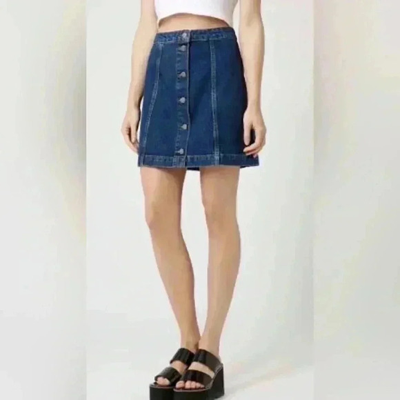 BP Buttoned Medium Wash Blue Denim Mini Skirt A-Line Stretch Front Snap Size M - Picture 2 of 9